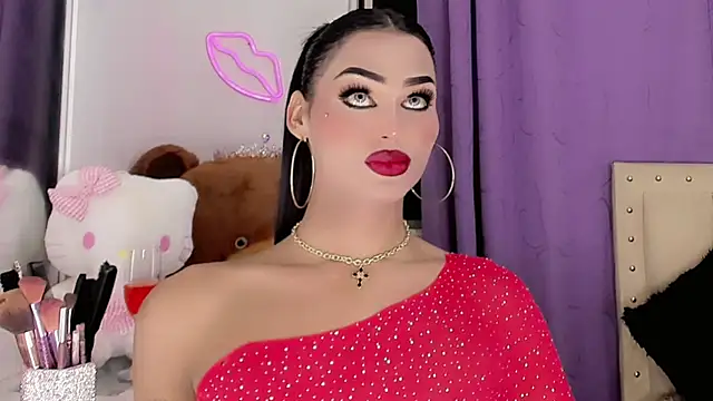 Snapshot of amal_baddell chatting on May 18, 2:07 am amal baddell online show from May 18, 2:07 am