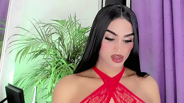 Snapshot of amal_baddell chatting on June 7, 8:29 am amal baddell online show from June 7, 8:29 am