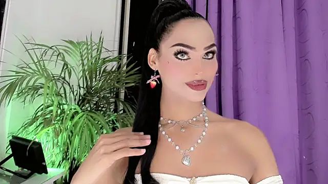 Snapshot of amal_baddell chatting on June 11, 9:29 am amal baddell online show from June 11, 9:29 am