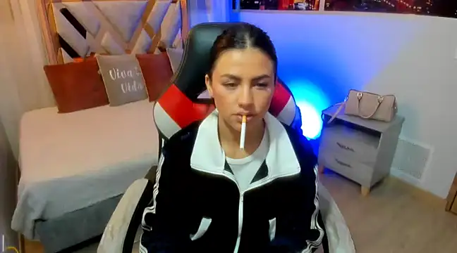 Snapshot of Kendall_Sophy chatting on December 9, 7:39 pm Kendall Sophy online show from December 9, 7:39 pm