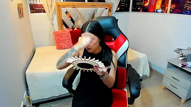 Snapshot of Kendall_Sophy chatting on March 6, 7:43 pm Kendall Sophy online show from March 6, 7:43 pm