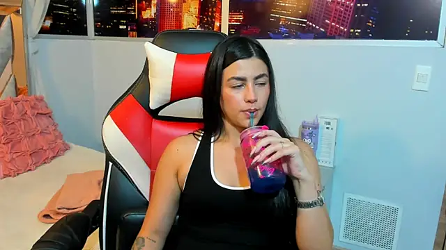 Snapshot of Kendall_Sophy chatting on March 10, 7:50 pm Kendall Sophy online show from March 10, 7:50 pm