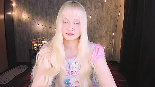 Snapshot of MariaMango chatting on November 23, 12:10 am MariaMango online show from November 23, 12:10 am