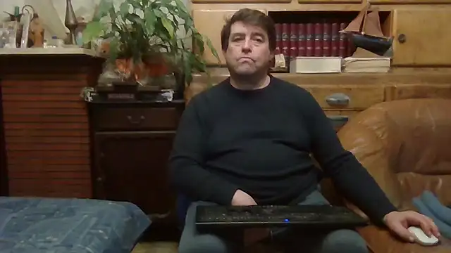 sympatrique online show from December 8, 9:08 pm