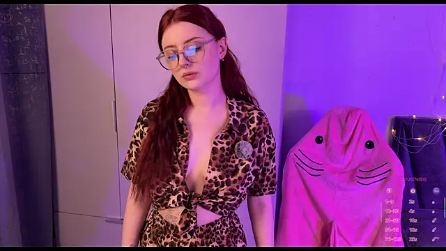 Snapshot of RozieRose chatting on September 10, 3:39 am RozieRose online show from September 10, 3:39 am