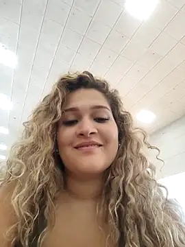 Sara smiiith211 online show from February 27, 9:25 pm