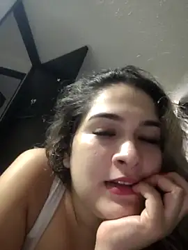 Sara smiiith211 online show from May 8, 10:26 pm
