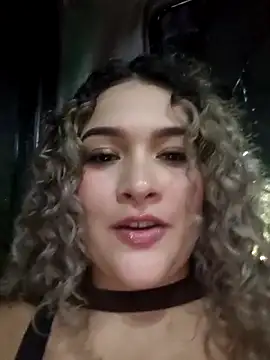 Sara smiiith211 online show from May 9, 11:43 pm
