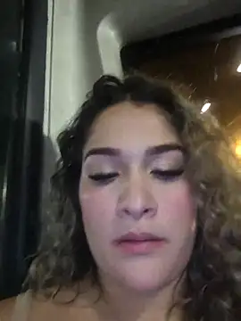 Sara smiiith211 online show from May 13, 12:41 am