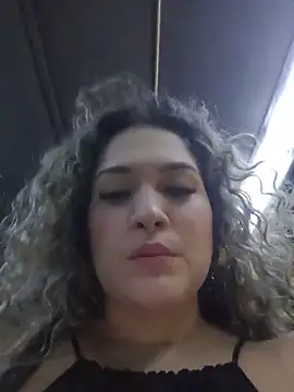 Sara smiiith211 online show from May 27, 12:40 am