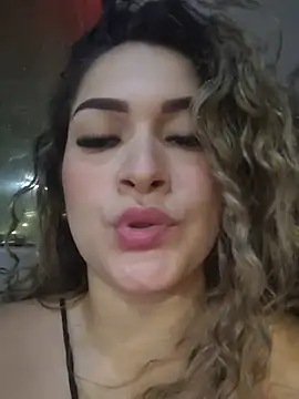 Sara smiiith211 online show from June 12, 12:20 am