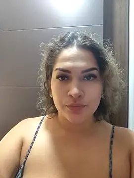 Sara smiiith211 online show from June 13, 12:08 am