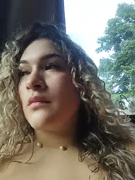 Sara smiiith211 online show from June 13, 9:13 pm