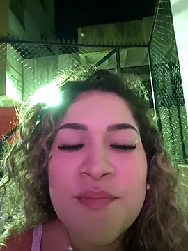 Sara smiiith211 online show from June 16, 1:19 am