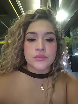 Sara smiiith211 online show from July 11, 11:50 pm
