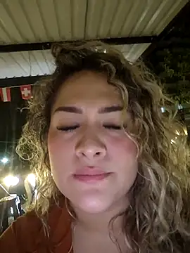 Sara smiiith211 online show from July 21, 1:30 am
