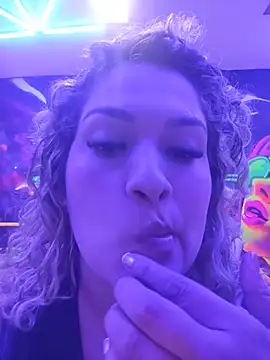 Sara smiiith211 online show from July 25, 1:36 am