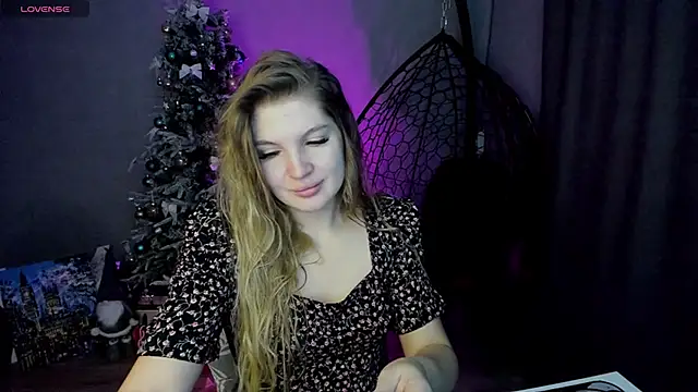 Snapshot of lily_williamss chatting on November 7, 12:10 am lily williamss online show from November 7, 12:10 am