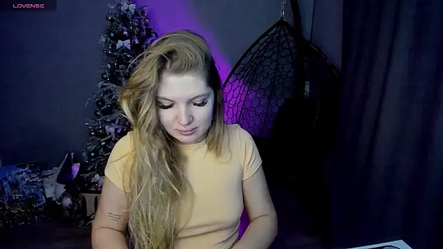 Snapshot of lily_williamss chatting on November 19, 12:10 am lily williamss online show from November 19, 12:10 am