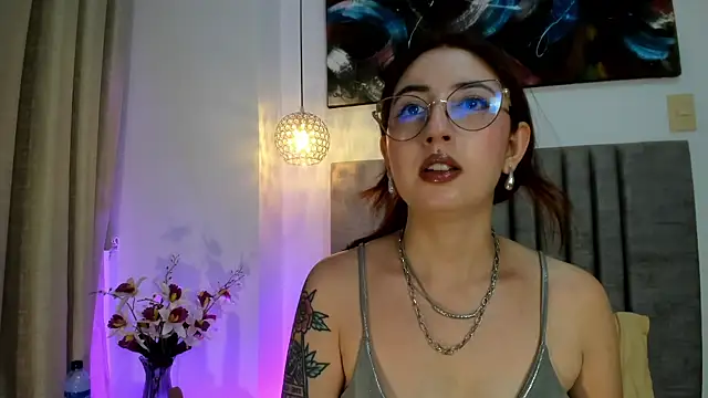 Emilywatsonn online show from October 22, 12:33 am