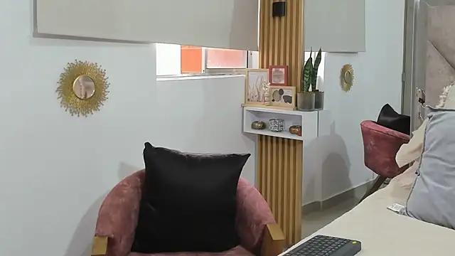 EmilyPeytonn online show from December 5, 12:36 pm