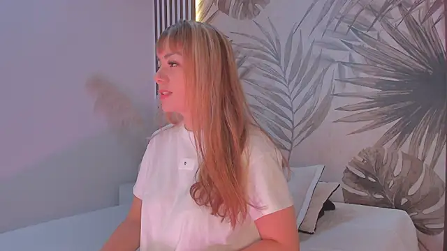 Samaantha-White online show from October 28, 11:36 am