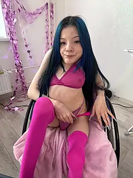 MiniSophiaa online show from March 7, 7:38 am