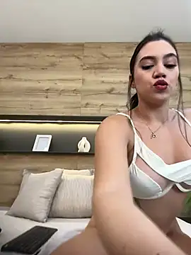 Snapshot of Amelia_Rouse chatting on January 17, 11:18 pm Amelia Rouse online show from January 17, 11:18 pm