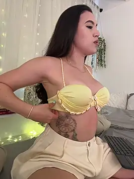 Amelia Rouse online show from May 6, 8:47 pm
