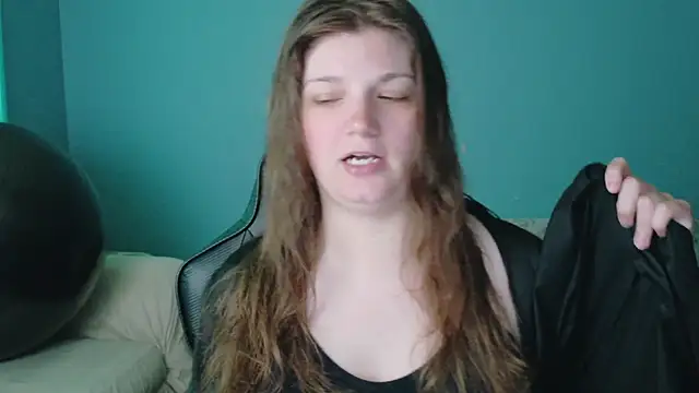 Snapshot of TreeJeanne chatting on June 22, 7:55 pm TreeJeanne online show from June 22, 7:55 pm