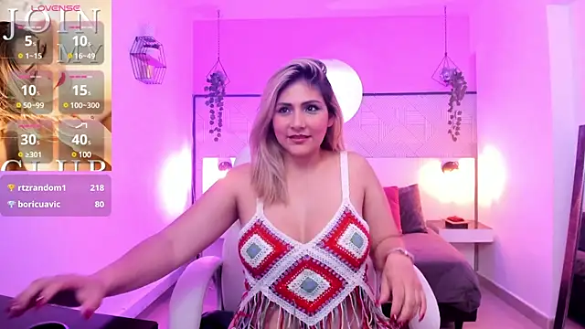 Snapshot of Melanie_silver_ chatting on February 21, 10:48 pm Melanie silver online show from February 21, 10:48 pm