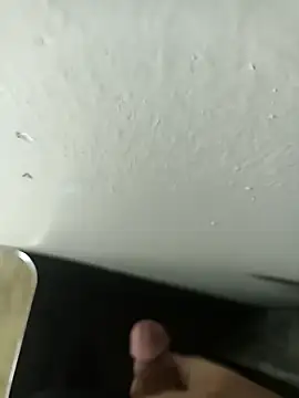 Snapshot of Hot_Boy_2004 chatting on January 1, 3:13 am Hot Boy 2004 online show from January 1, 3:13 am