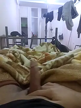 Snapshot of Hot_Boy_2004 chatting on February 17, 12:07 am Hot Boy 2004 online show from February 17, 12:07 am