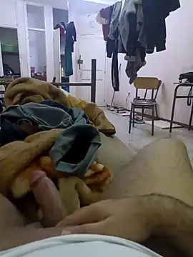 Snapshot of Hot_Boy_2004 chatting on February 24, 1:25 am Hot Boy 2004 online show from February 24, 1:25 am