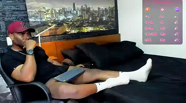 Snapshot of thomas_santtos1 chatting on January 24, 9:26 pm thomas santtos1 online show from January 24, 9:26 pm