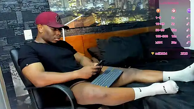 Snapshot of thomas_santtos1 chatting on January 31, 2:37 am thomas santtos1 online show from January 31, 2:37 am
