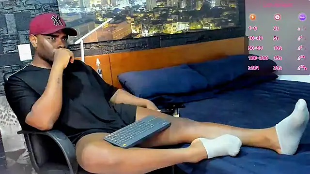 Snapshot of thomas_santtos1 chatting on March 1, 12:28 am thomas santtos1 online show from March 1, 12:28 am