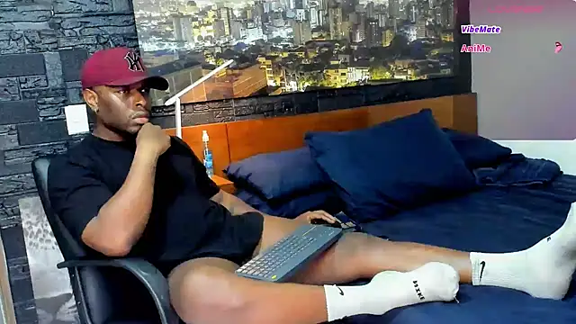 Snapshot of thomas_santtos1 chatting on March 5, 8:10 pm thomas santtos1 online show from March 5, 8:10 pm