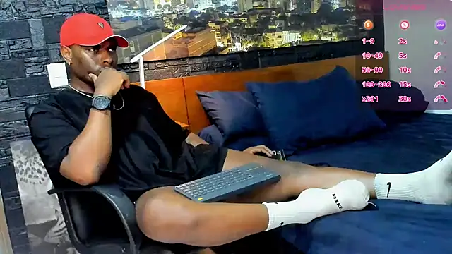 Snapshot of thomas_santtos1 chatting on March 14, 12:43 am thomas santtos1 online show from March 14, 12:43 am
