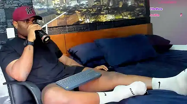 Snapshot of thomas_santtos1 chatting on March 14, 1:35 pm thomas santtos1 online show from March 14, 1:35 pm