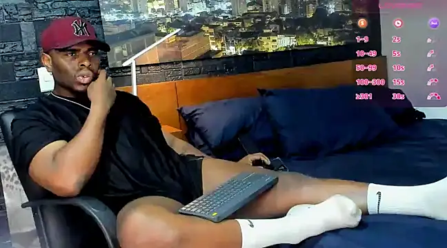 Snapshot of thomas_santtos1 chatting on March 17, 11:32 pm thomas santtos1 online show from March 17, 11:32 pm