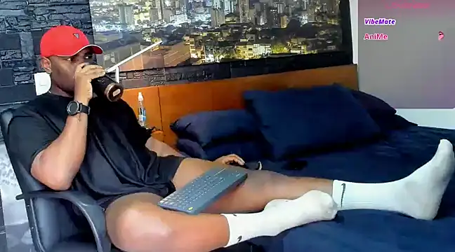 Snapshot of thomas_santtos1 chatting on March 21, 1:01 pm thomas santtos1 online show from March 21, 1:01 pm