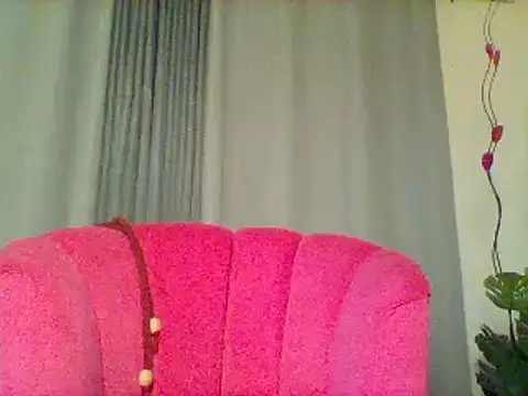 Queeen model online show from March 13, 6:01 pm