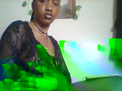 Snapshot of Queeen_model chatting on May 30, 9:34 pm Queeen model online show from May 30, 9:34 pm