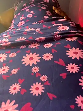 Cherrytowild online show from October 31, 8:37 am