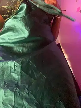 Cherrytowild online show from November 11, 9:42 am