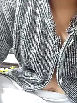 Snapshot of Aaradhya chatting on December 27, 4:04 am Aaradhya online show from December 27, 4:04 am