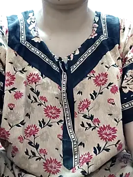 Snapshot of Aaradhya chatting on March 4, 12:50 am Aaradhya online show from March 4, 12:50 am