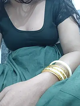 Snapshot of Aaradhya chatting on March 21, 4:17 am Aaradhya online show from March 21, 4:17 am