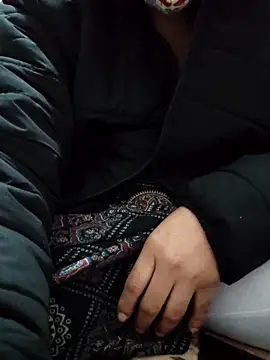 Snapshot of Aaradhya chatting on December 14, 3:45 am Aaradhya online show from December 14, 3:45 am